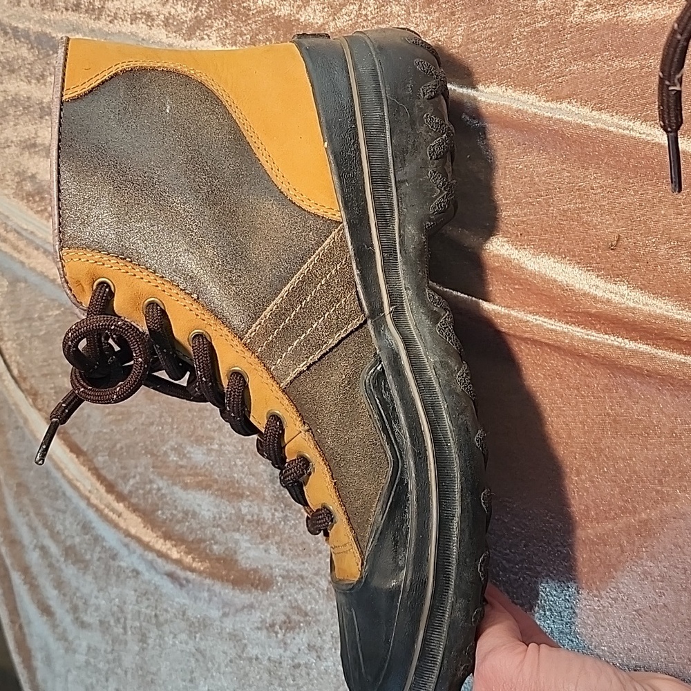 Clarks Leather Waterproof Muckers - Picture 4 of 5